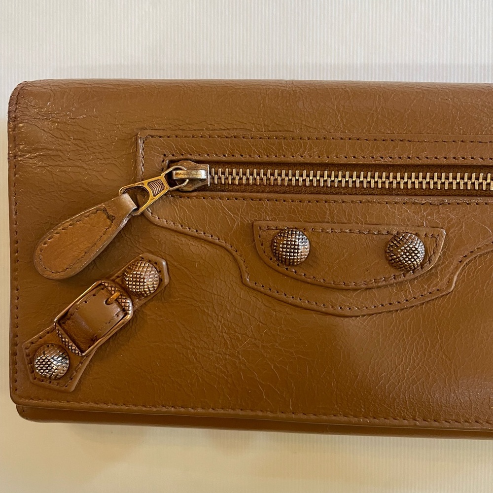Balenciaga  Leather Wallet with Zipper details - Picture 6 of 14